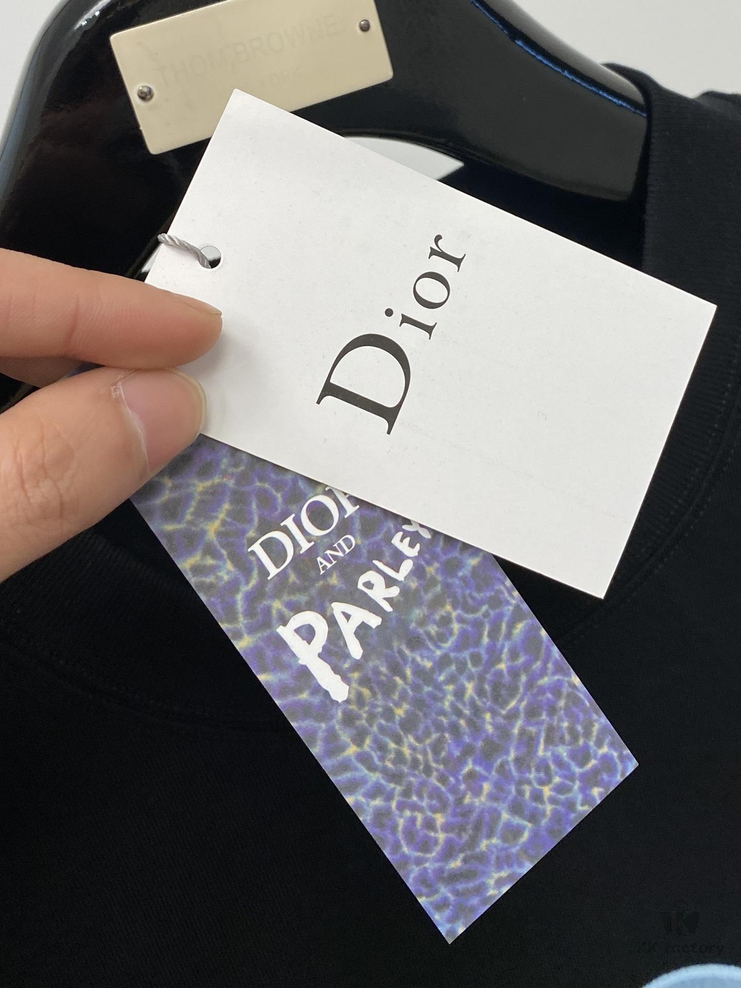 6931a07fccd8ab3d7af944e1 Dior 2025 Latest Short Sleeve T-Shirt, Stylish and Fashionable with Exquisite Embroidered Logo on Chest, Simple and Versatile Design