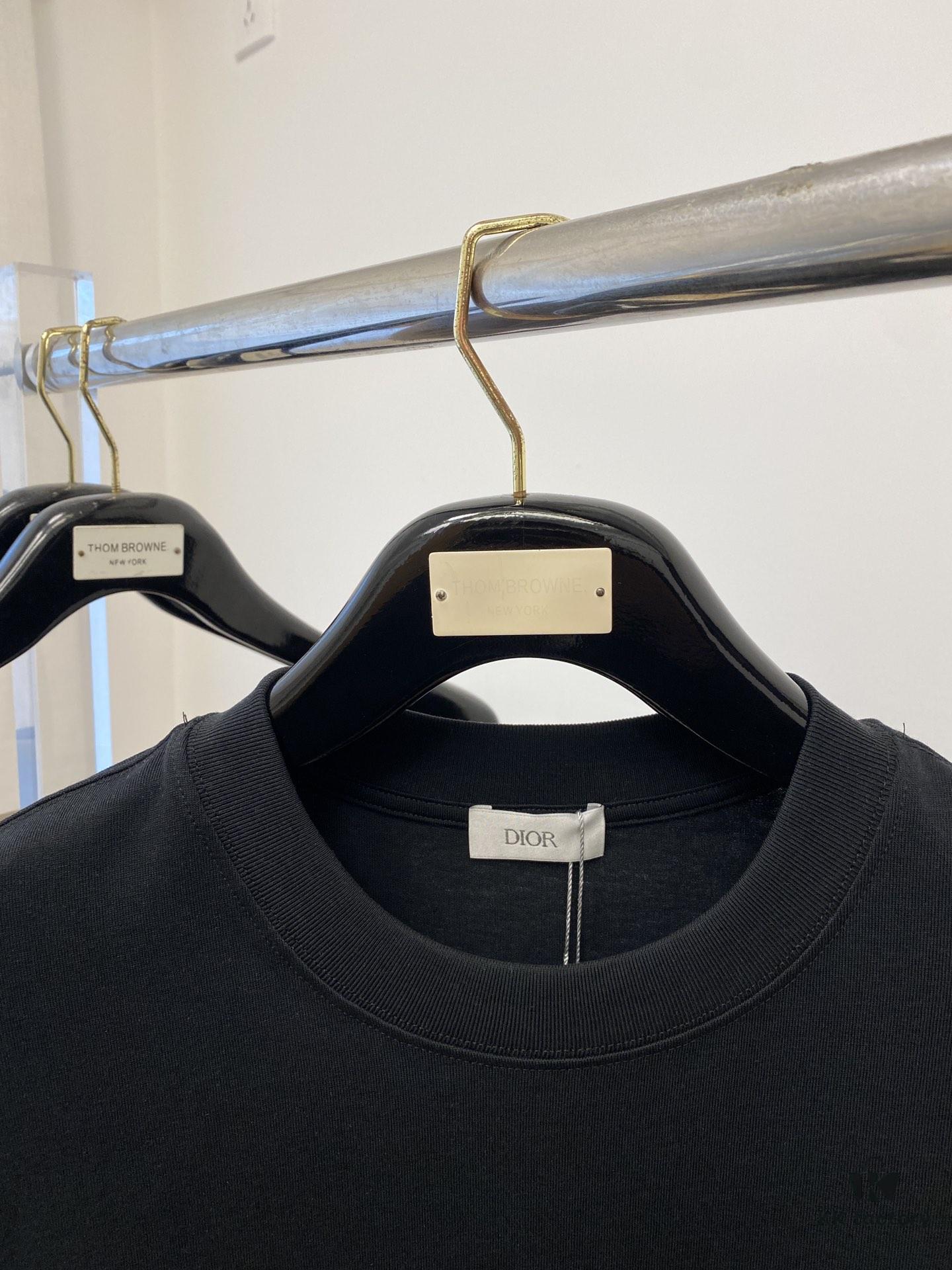 6931a080ccd8ab3d7af944e8 Dior 2025 Latest Short Sleeve T-Shirt, Stylish and Modern with Premium Chest Print Logo, Minimalist and Versatile Design