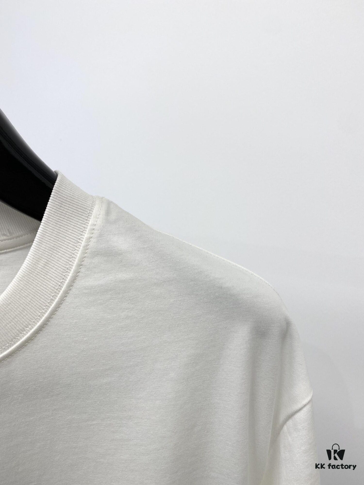 6931a080ccd8ab3d7af944f2 Dior 2025 Latest Short Sleeve T-Shirt, Stylish and Minimalist Design with Premium Chest Logo Print, Made of High-Quality Cotton Fabric