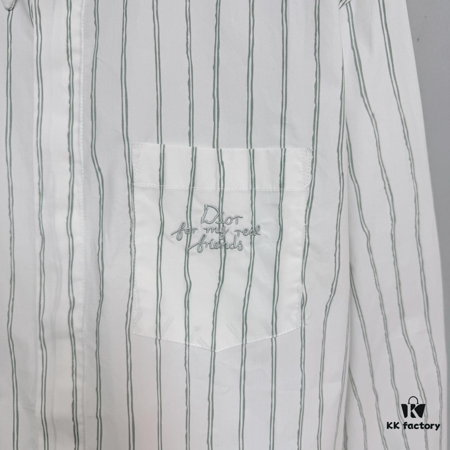 6931a08eccd8ab3d7af945fc Dior 25ss New Arrival Shirt Combines Modern Elegance with Traditional Aesthetics
