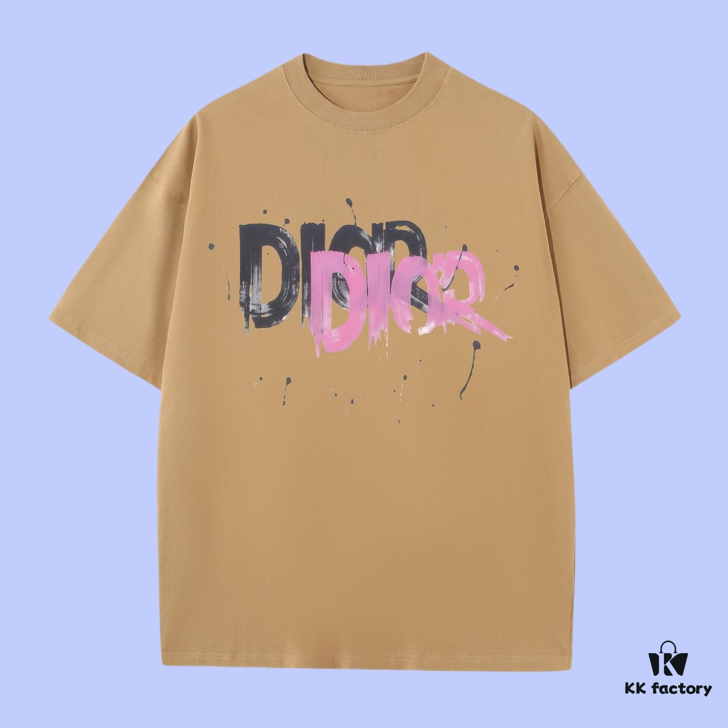 6931a092ccd8ab3d7af94648 High-End Quality Dior 2025 Fall Spring/Summer Collection Typography Logo Short-Sleeve T-Shirt, Distinct from Regular Prints, Crafted in 270G 32-Ne 100% Cotton Double-Yarn Fabric, Relaxed Fit Unisex Design