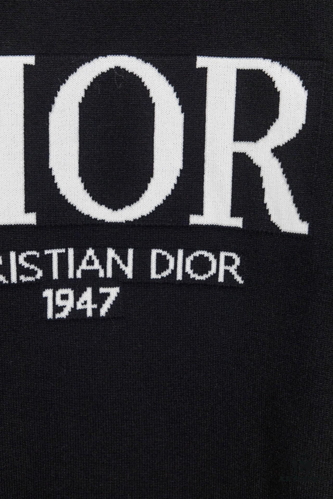 6931a0a0ccd8ab3d7af9476e DIOR Autumn/Winter New Arrival Crew Neck Sweater with Chest Letter Jacquard Pattern, Unisex Stylish Casual Wear