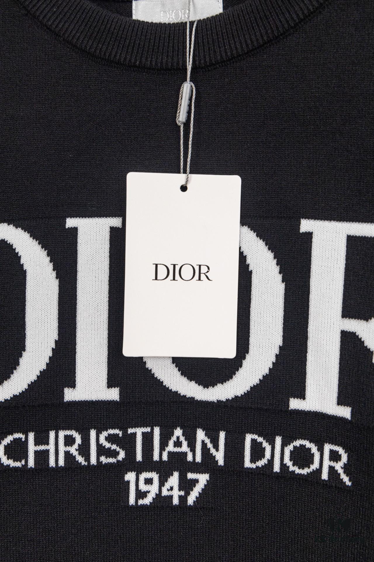 6931a0a0ccd8ab3d7af94770 DIOR Autumn/Winter New Arrival Crew Neck Sweater with Chest Letter Jacquard Pattern, Unisex Stylish Casual Wear