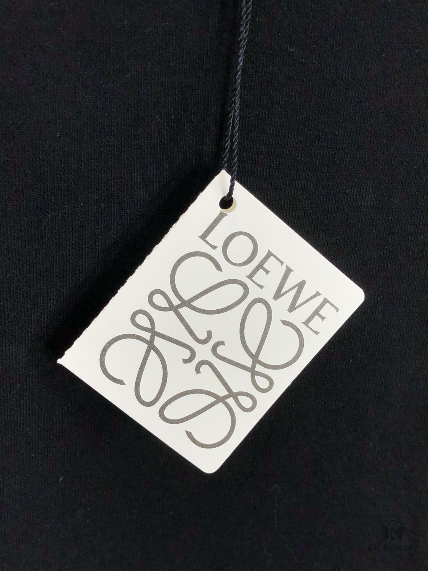 6931a0a4ccd8ab3d7af947c0 LOEWE 2025 Spring/Summer New Arrival Round Neck Short Sleeve T-Shirt with Laser-Burned Floral Print Effect, Made from 320g Double-Yarn Combed Cotton Fabric, Slightly Loose Fit, Soft and Substantial Fabric Texture, Unisex Design