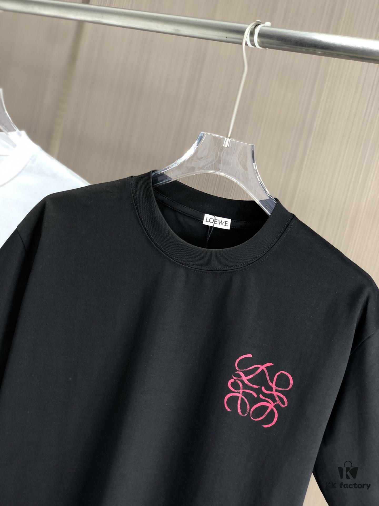6931a0a5ccd8ab3d7af947ce LOEW Loewe 2025 Spring/Summer New Arrival Round Neck Short Sleeve Hand-Painted Print High Grammage 320g Double-Yarn Combed Cotton Fabric Slightly Loose Fit Unisex