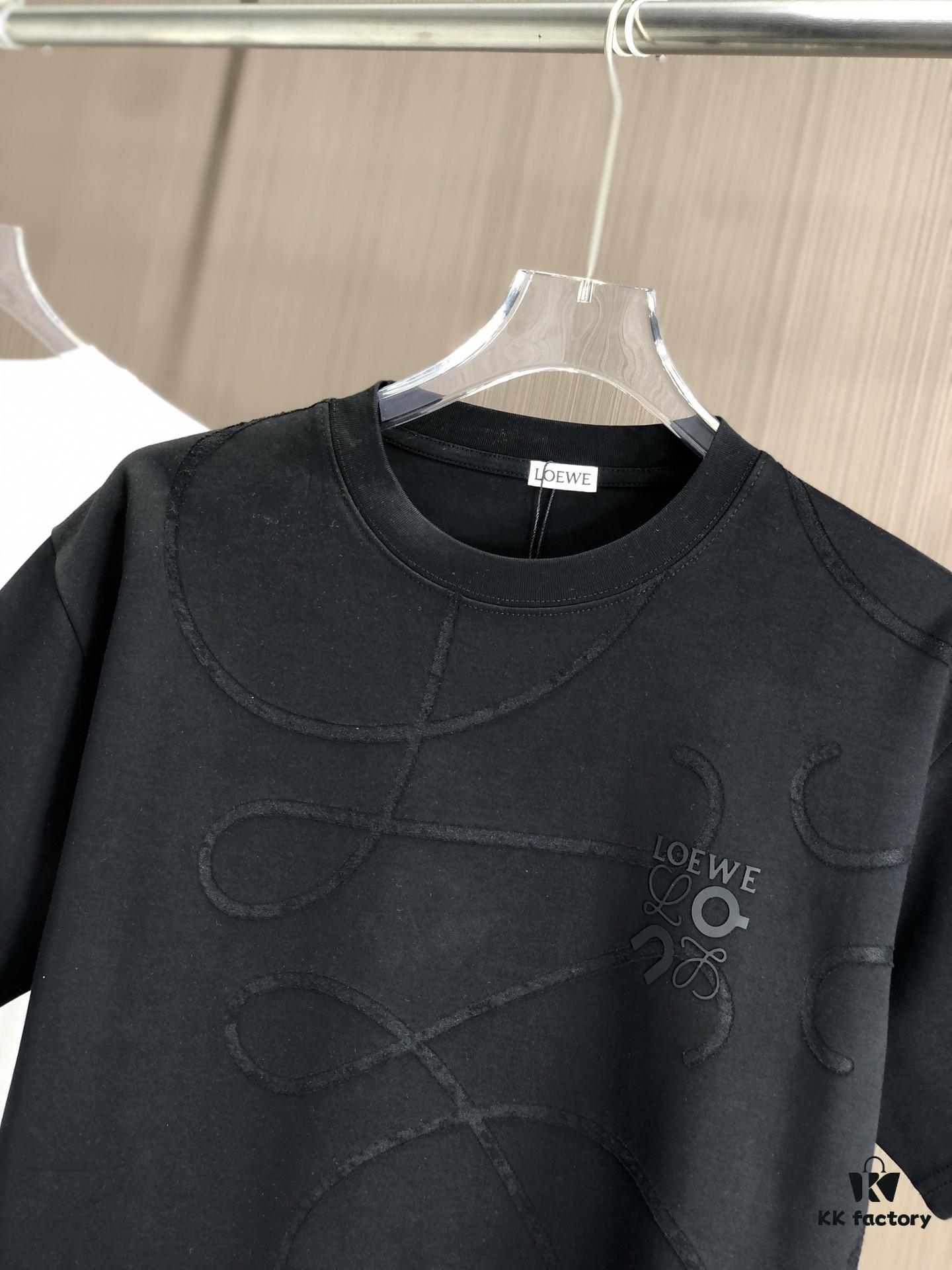 6931a0a6ccd8ab3d7af947e0 LOEWE 2025 Spring/Summer New Arrival Round Neck Short Sleeve T-Shirt with Laser Etching and Embossed Lettering, Made from 320g Double-Yarn Combed Cotton, Slightly Relaxed Fit, Soft and Substantial Fabric, Unisex Design