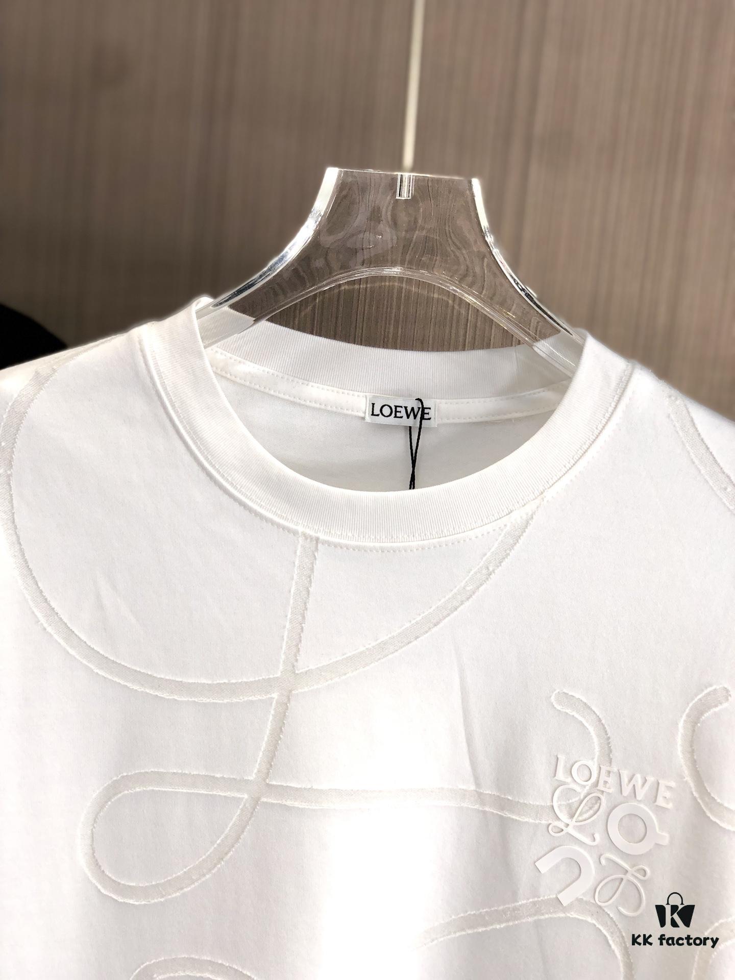6931a0a6ccd8ab3d7af947e9 LOEW Loewe 2025 Spring/Summer New Arrival Round Neck Short Sleeve T-Shirt with Laser Etching and Engraved Pattern, Made from 320g Double-Yarn Combed Cotton Fabric, Slightly Relaxed Fit, Soft and Substantial Fabric Texture, Unisex Design