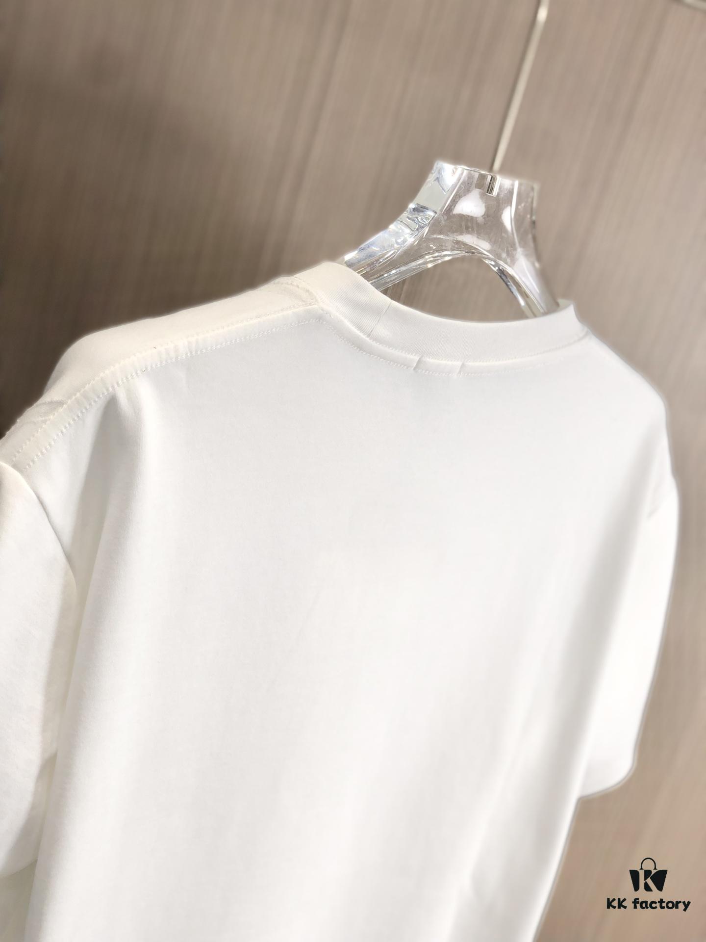 6931a0a7ccd8ab3d7af947f0 LOEW Loewe 2025 Spring/Summer New Arrival Round Neck Short Sleeve T-Shirt with Laser Etching and Engraved Pattern, Made from 320g Double-Yarn Combed Cotton Fabric, Slightly Relaxed Fit, Soft and Substantial Fabric Texture, Unisex Design