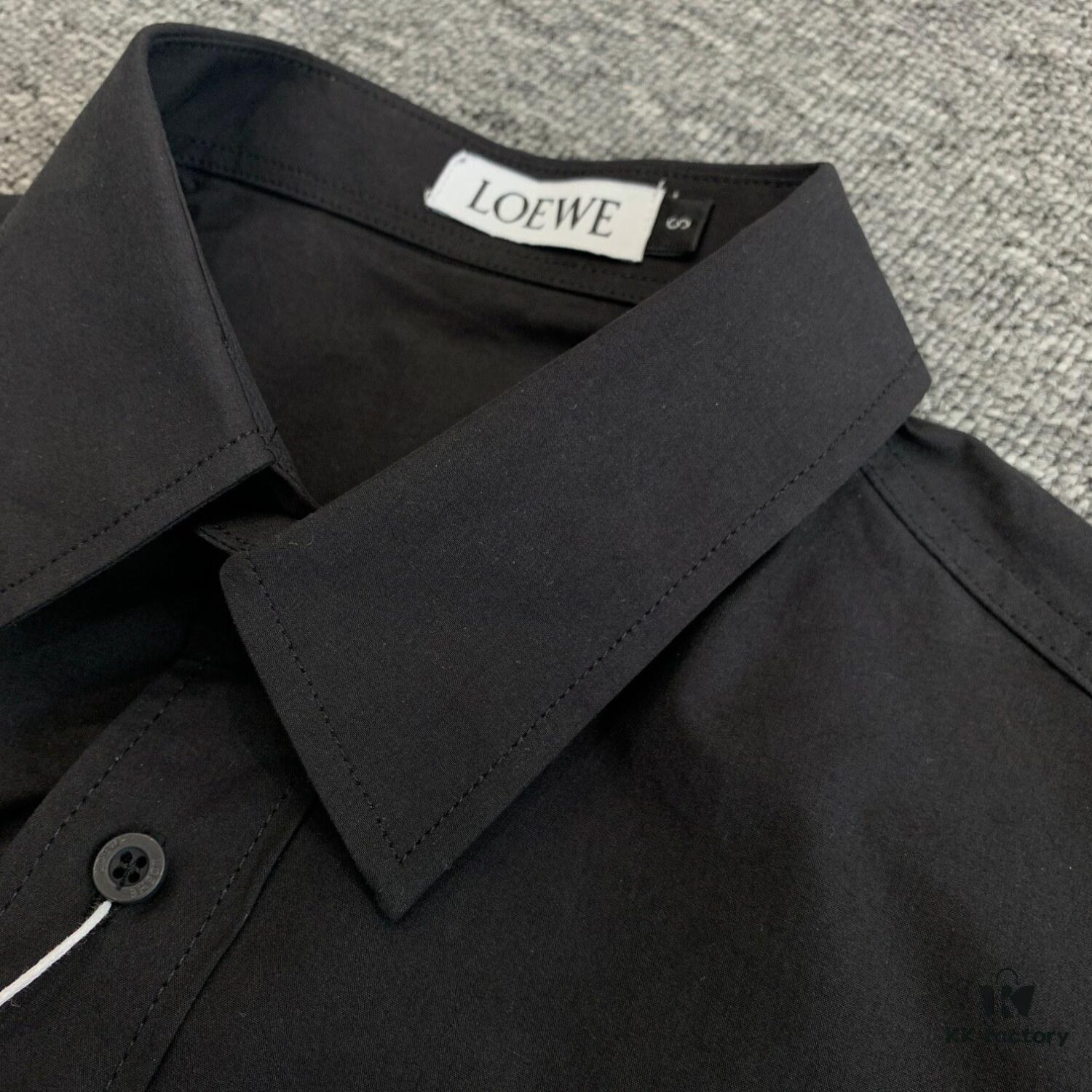 6931a0aaccd8ab3d7af9482c New Loewe Fluorescent Pink Embroidered Logo Pocket Button Shirt