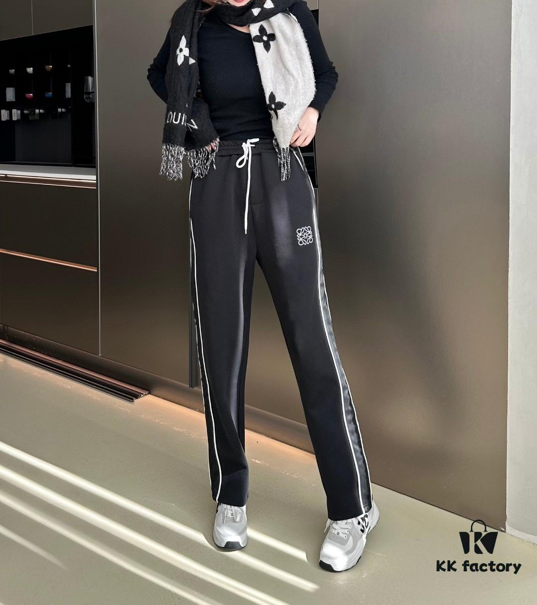 6931a0b1ccd8ab3d7af948bb LOEWE New Arrivals Letter Embroidery Woven Straight Sweatpants Unisex Casual Long Pants