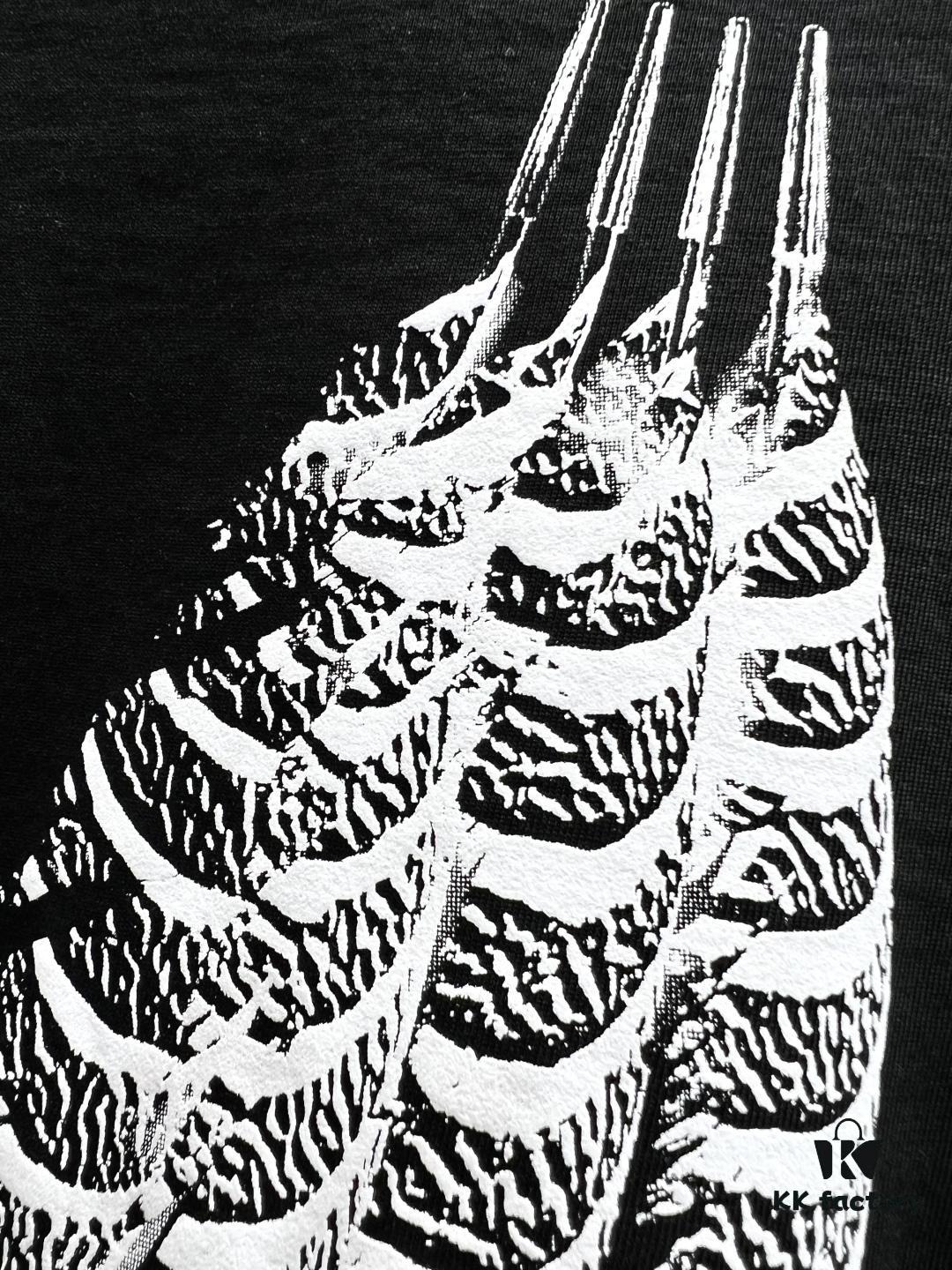 6931a0b2ccd8ab3d7af948d6 Loewe Printed Feather Short-Sleeve T-Shirt