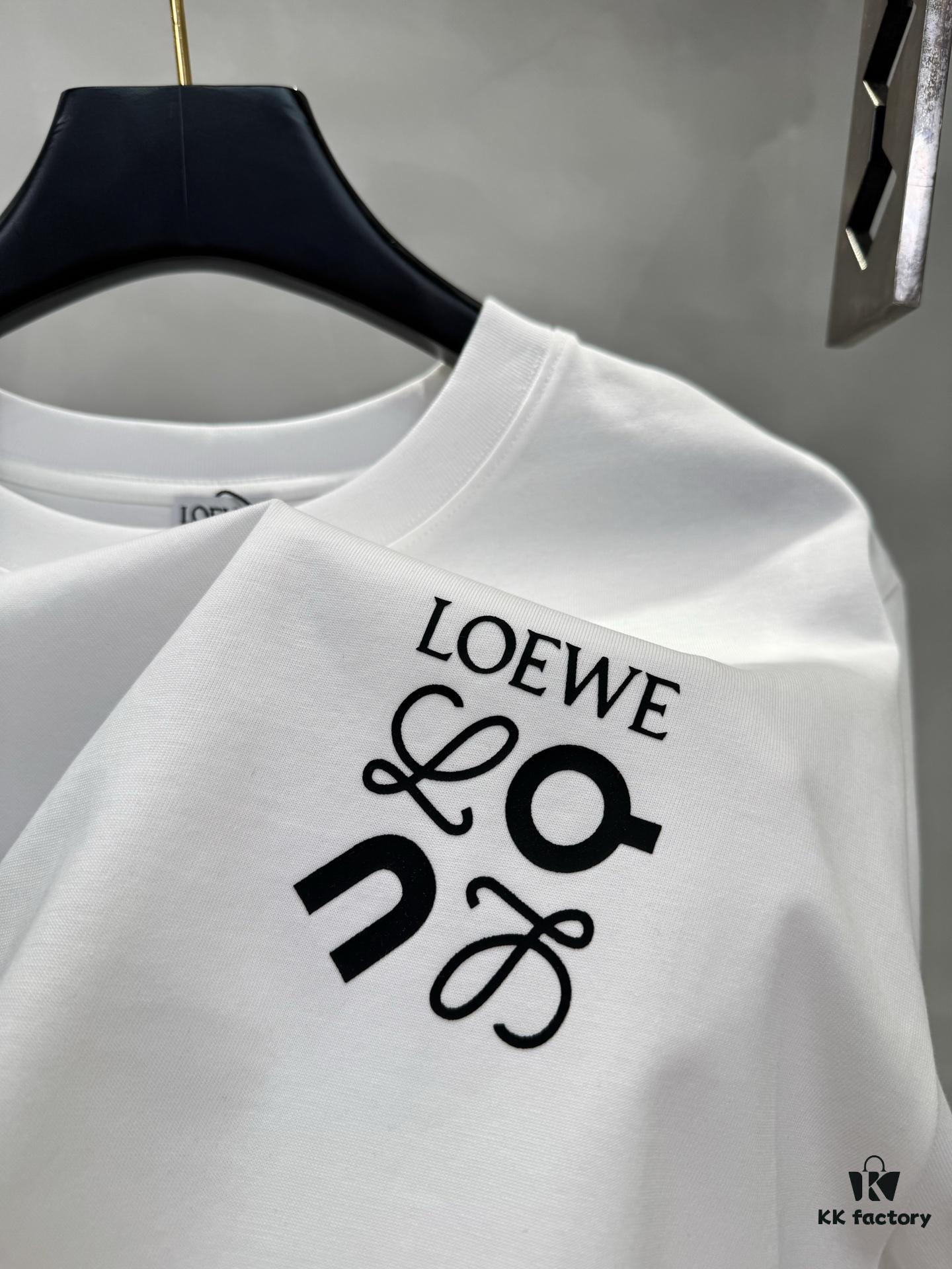 6931a0b7ccd8ab3d7af9492c LOEWE 25SS New Arrival Designer T-Shirt! Recommended Collaborative Edition! 260g Pure Cotton Fabric, Extremely Comfortable to Wear, 3D Embroidery on Chest Area, Brand Letters Clearly Highlighting the Theme, Offering Exceptional Texture, Visual Appeal, and Tactile Experience!