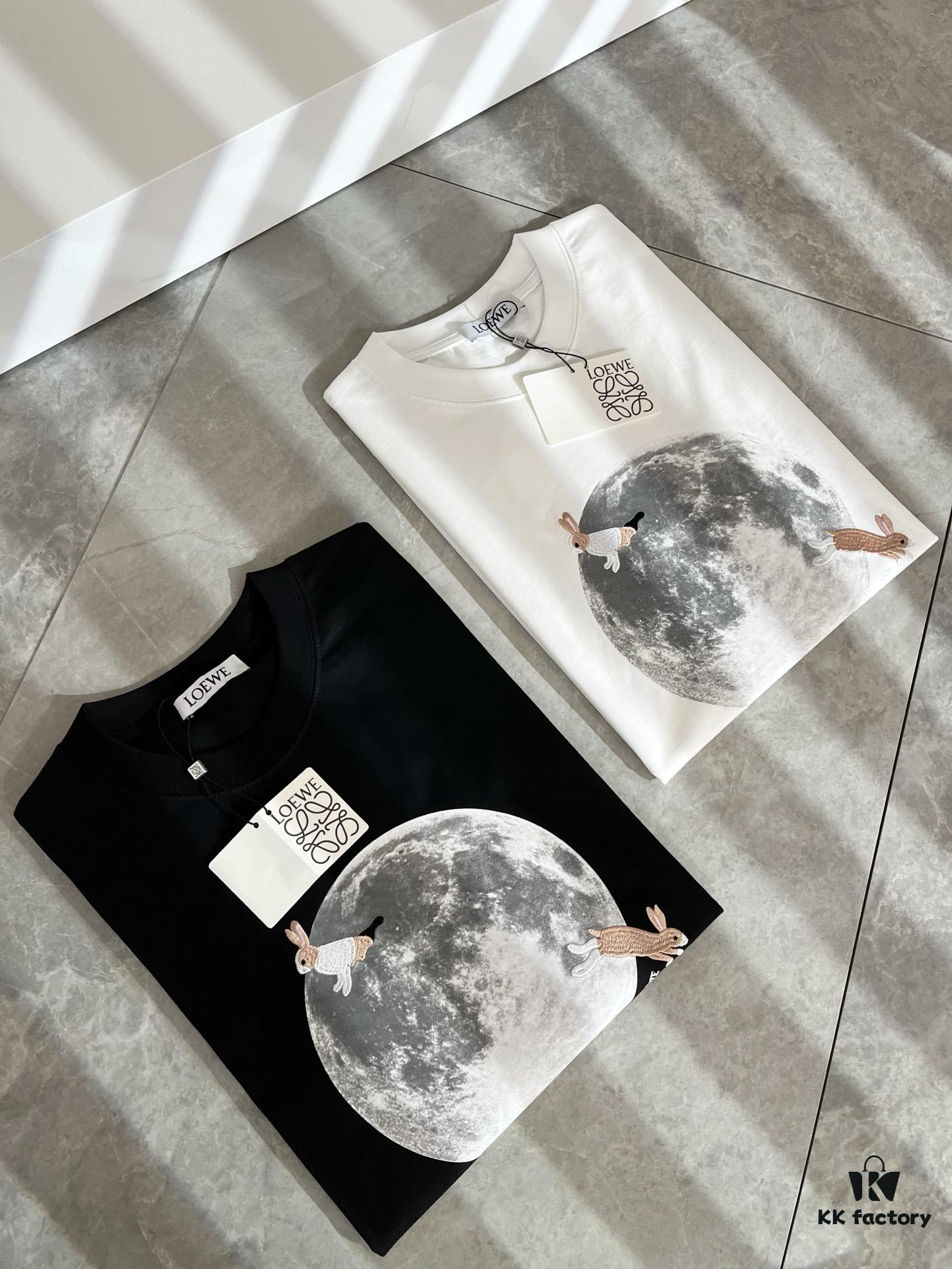 6931a0c6ccd8ab3d7af94a6b LOEWE 2025 Spring/Summer New Unisex Short-Sleeve T-Shirt, Italian Original Order Channel, Embroidered Logo Design, Premium Cotton Tee