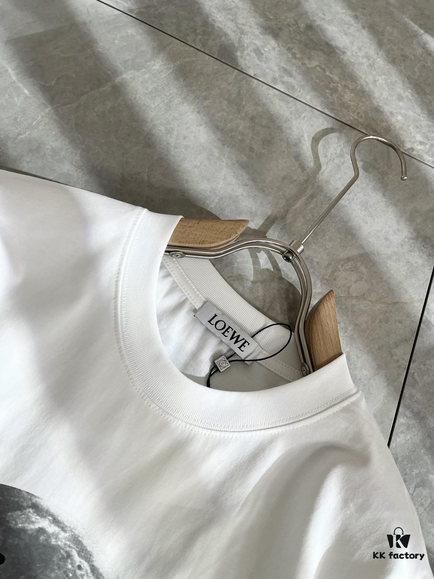 6931a0c7ccd8ab3d7af94a70 LOEWE 2025 Spring/Summer New Unisex Short-Sleeve T-Shirt, Italian Original Order Channel, Embroidered Logo Design, Premium Cotton Tee