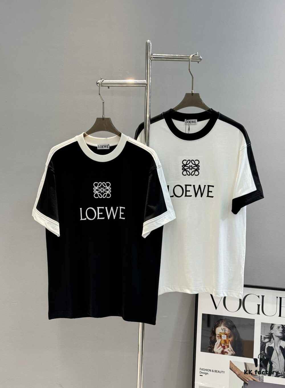 6931a0c7ccd8ab3d7af94a7d Loewe New 25s Unisex T-Shirt, Patchwork Design, Color-Blocked, 280g Premium Cotton Fabric, Soft and Comfortable, 3D Embroidery on Chest, Stylish and Unique, Original Customization with Complete Triple Labels