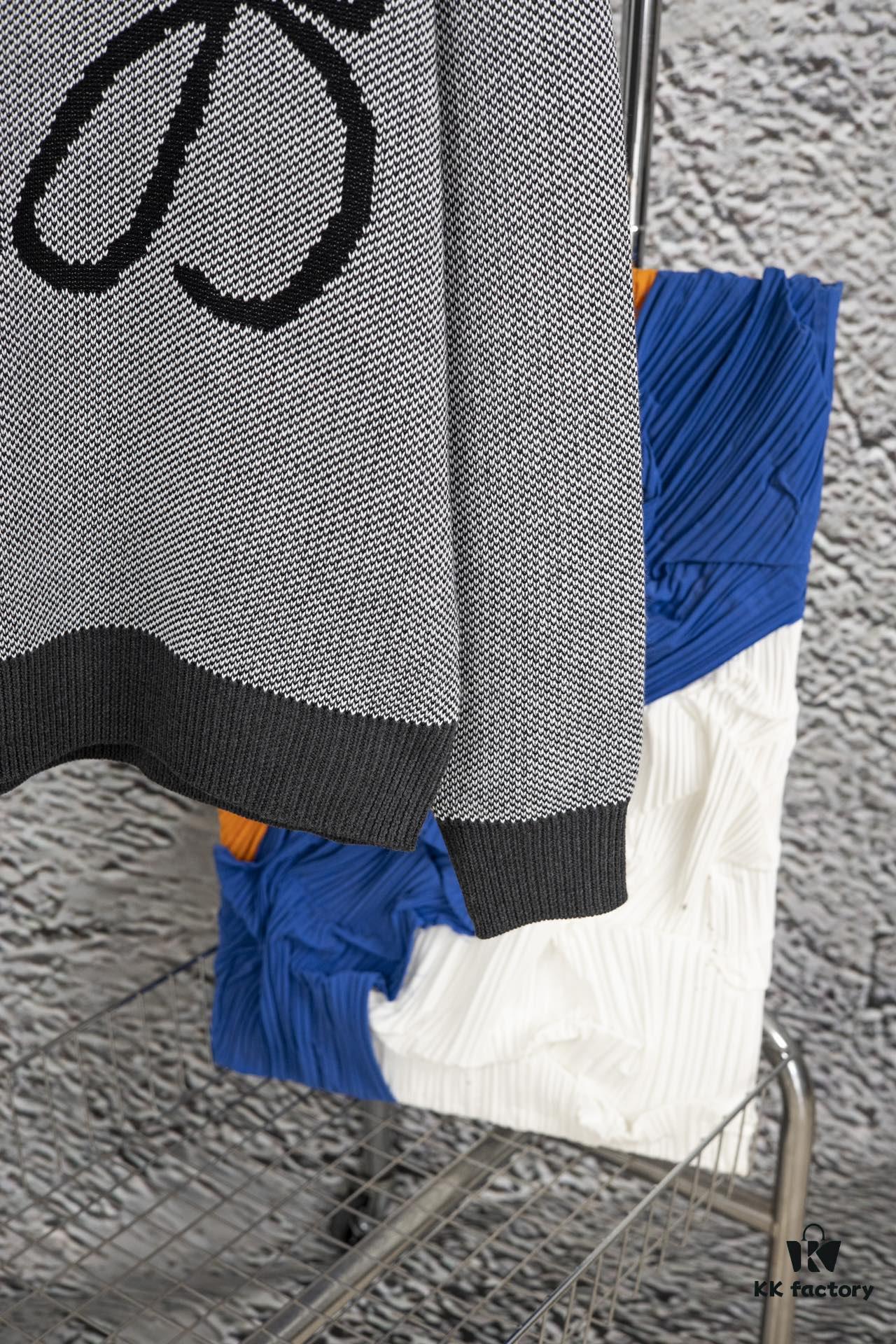 6931a0cdccd8ab3d7af94af7 New LOEWE 22SS Beautiful Heather Gray Jacquard Crew Neck Sweater Y002