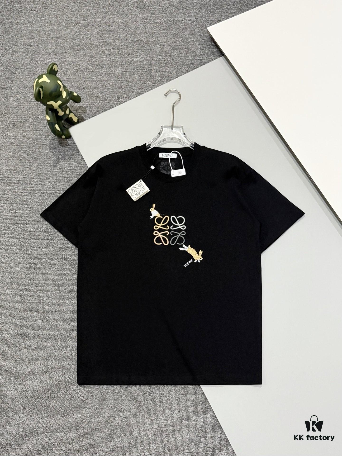 6931a0d1ccd8ab3d7af94b41 High-Quality Loewe 25SS Spring/Summer Collection Loewe x Suna Fujita Collaboration Heavy Embroidered Round-Neck Short-Sleeve T-Shirt with Contrast Logo and Cartoon Rabbit Design