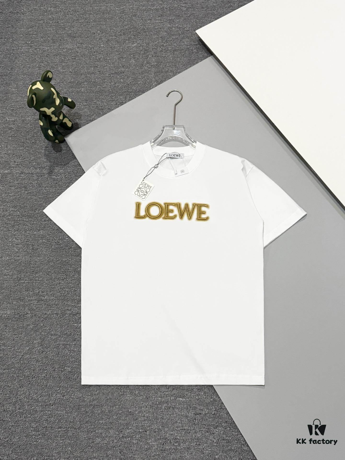 6931a0d2ccd8ab3d7af94b53 High-Quality Loewe 25SS Spring/Summer New Embroidered Logo Crew Neck Short Sleeve T-Shirt, Original Fabric, Celebrity-Inspired Design with Premium Spray-Painted 3D Embroidery, Front and Back Prints, 32-Single 280g Combed Pure Cotton Material, Extremely Comfortable Feel, Stylish Unisex Tee, Three Labels Complete, Not Ordinary Market Version