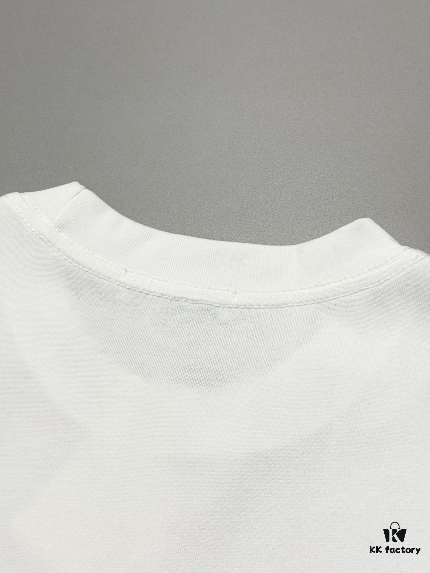 6931a0d2ccd8ab3d7af94b59 High-Quality Loewe 25SS Spring/Summer New Embroidered Logo Crew Neck Short Sleeve T-Shirt, Original Fabric, Celebrity-Inspired Design with Premium Spray-Painted 3D Embroidery, Front and Back Prints, 32-Single 280g Combed Pure Cotton Material, Extremely Comfortable Feel, Stylish Unisex Tee, Three Labels Complete, Not Ordinary Market Version