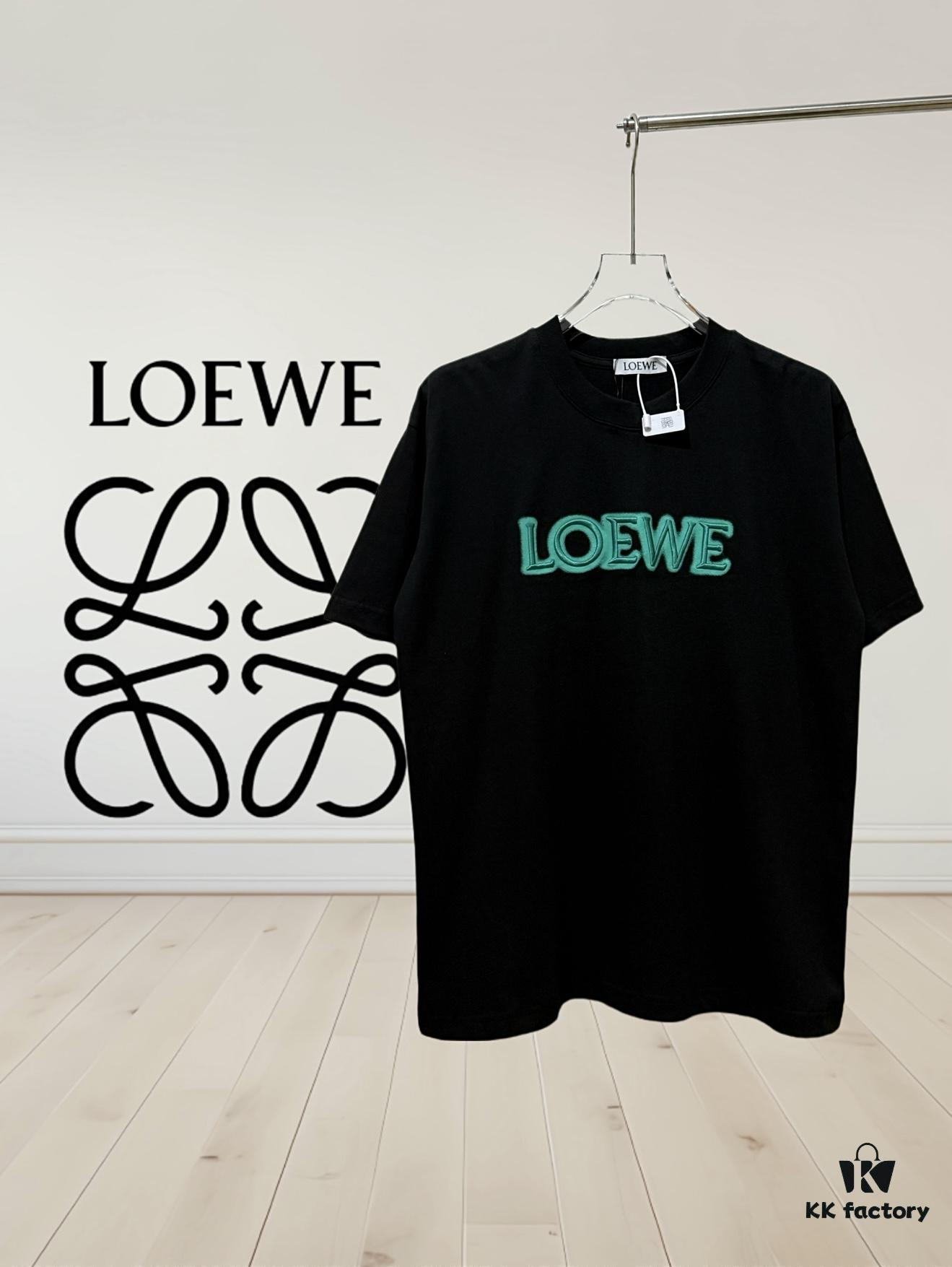 6931a0d2ccd8ab3d7af94b5d High-Quality Loewe 25SS Spring/Summer New Embroidered Logo Round Neck Short Sleeve T-Shirt, Original Fabric, Influencer and Celebrity Style, Front and Back with Spray-Painted 3D Embroidery, High-End Craftsmanship, Made of 32-Single 280g Combed Pure Cotton Fabric, Extremely Comfortable to Touch, Super Versatile and Stylish, Unisex Design, Complete with Three Labels, Not Ordinary Market Version, Quality Guaranteed