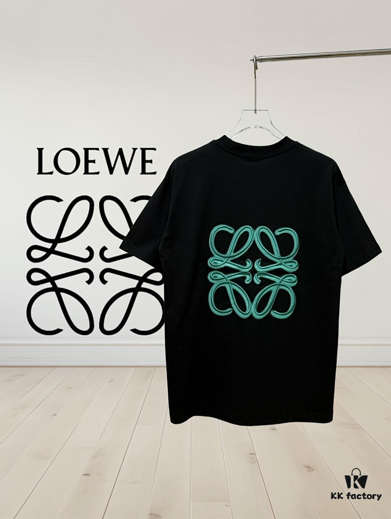 6931a0d2ccd8ab3d7af94b5e High-Quality Loewe 25SS Spring/Summer New Embroidered Logo Round Neck Short Sleeve T-Shirt, Original Fabric, Influencer and Celebrity Style, Front and Back with Spray-Painted 3D Embroidery, High-End Craftsmanship, Made of 32-Single 280g Combed Pure Cotton Fabric, Extremely Comfortable to Touch, Super Versatile and Stylish, Unisex Design, Complete with Three Labels, Not Ordinary Market Version, Quality Guaranteed