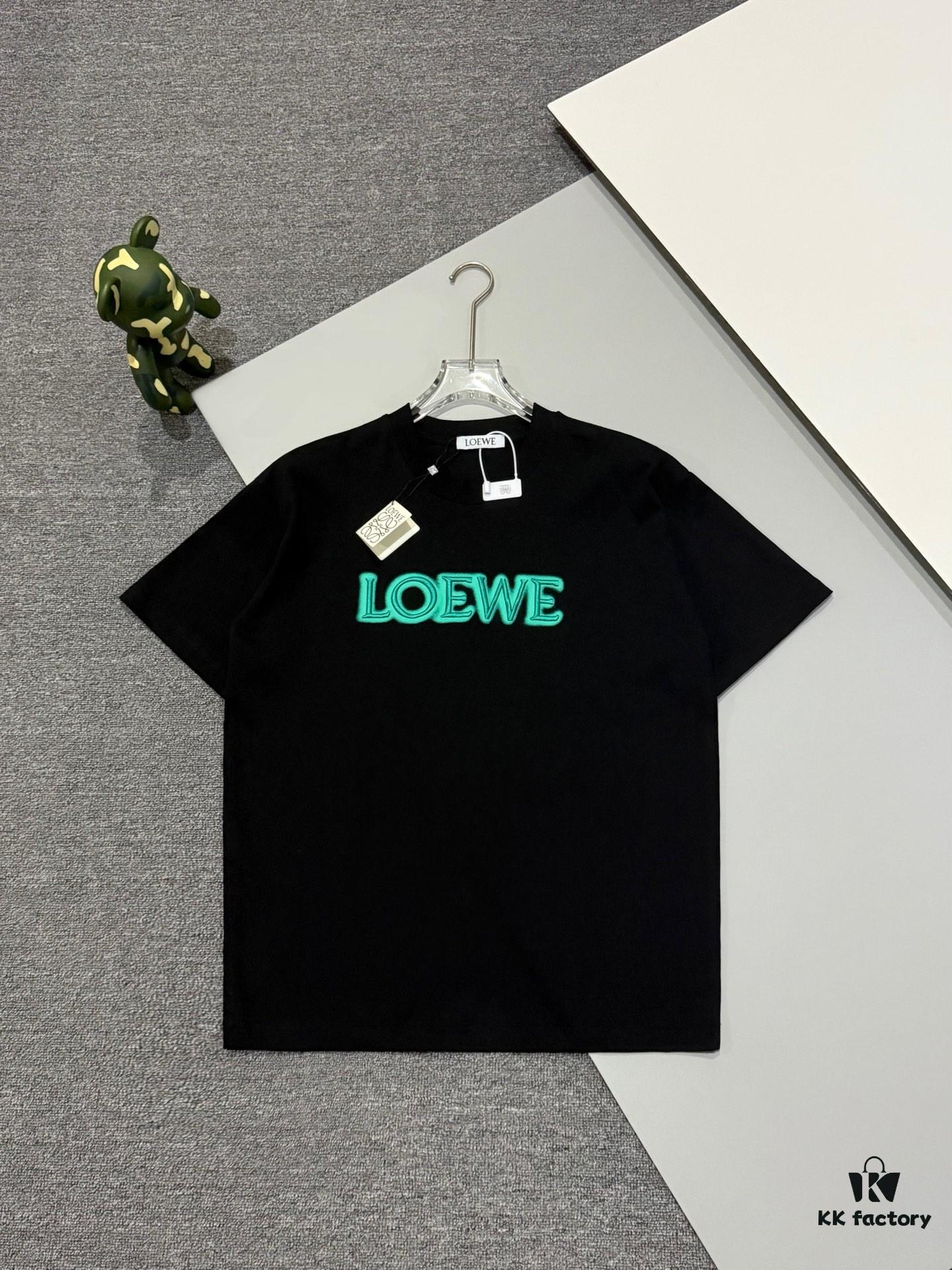 6931a0d2ccd8ab3d7af94b66 High-Quality Loewe 25SS Spring/Summer New Embroidered Logo Crew Neck Short Sleeve T-Shirt, Original Fabric, Celebrity-Inspired Design with Front and Back Spray-Painted 3D Embroidery, 32-Single 280g Combed Pure Cotton Material, Extremely Comfortable to Touch, Stylish and Versatile Unisex Short Sleeve Tee, Complete with Three Labels, Not Ordinary Market Version, Premium Quality Guaranteed
