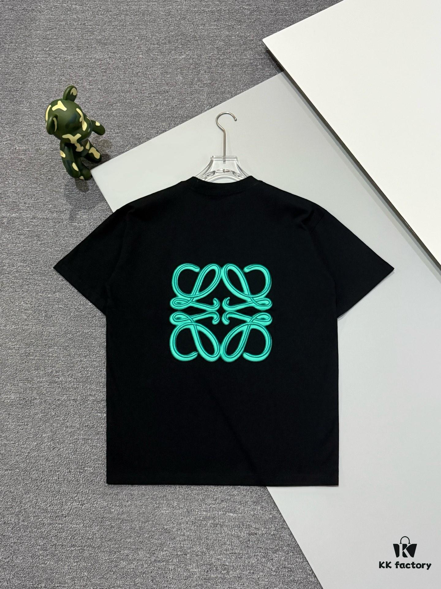 6931a0d3ccd8ab3d7af94b67 High-Quality Loewe 25SS Spring/Summer New Embroidered Logo Crew Neck Short Sleeve T-Shirt, Original Fabric, Celebrity-Inspired Design with Front and Back Spray-Painted 3D Embroidery, 32-Single 280g Combed Pure Cotton Material, Extremely Comfortable to Touch, Stylish and Versatile Unisex Short Sleeve Tee, Complete with Three Labels, Not Ordinary Market Version, Premium Quality Guaranteed