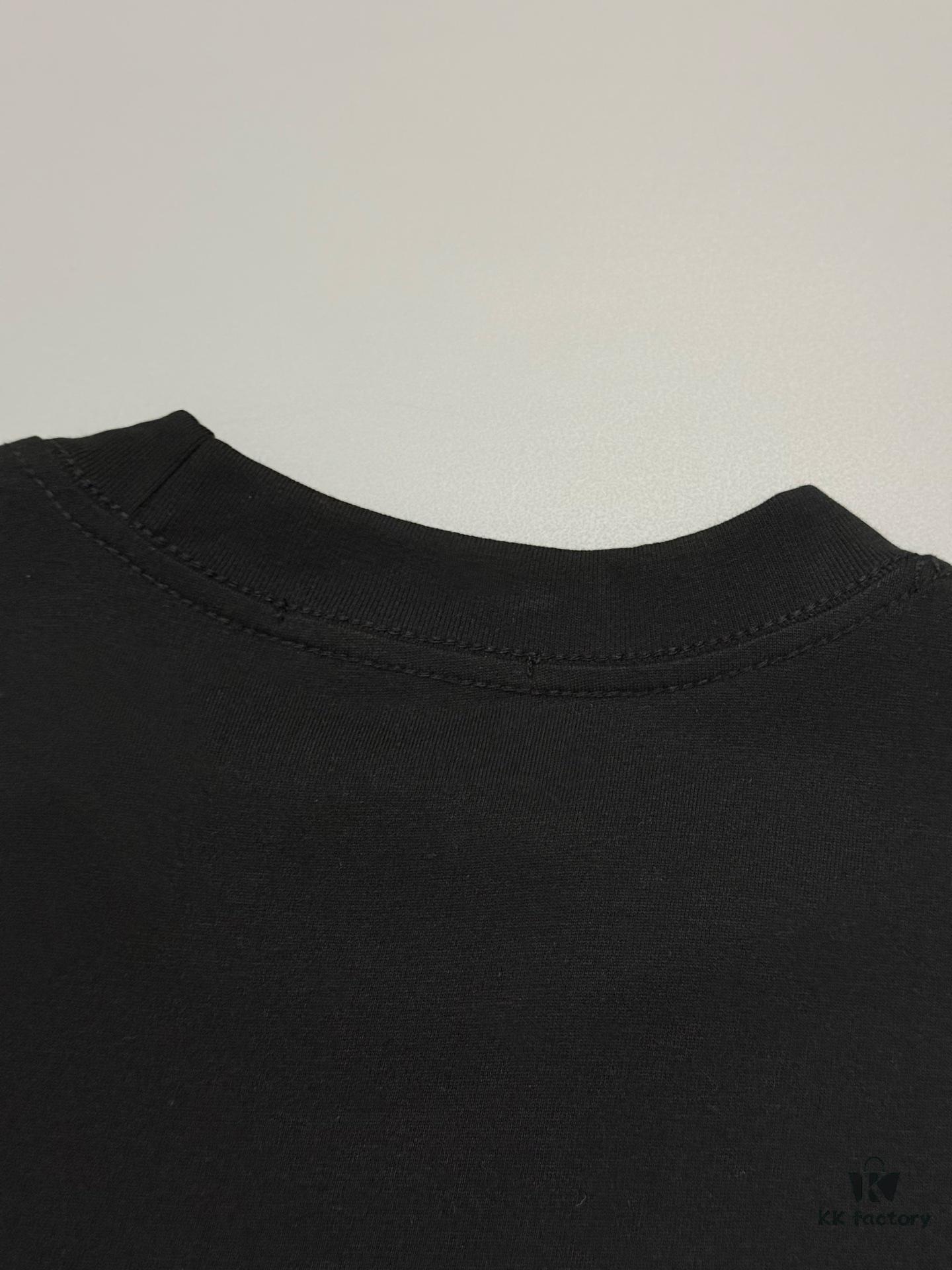 6931a0d3ccd8ab3d7af94b6c High-Quality Loewe 25SS Spring/Summer New Embroidered Logo Crew Neck Short Sleeve T-Shirt, Original Fabric, Celebrity-Inspired Design with Front and Back Spray-Painted 3D Embroidery, 32-Single 280g Combed Pure Cotton Material, Extremely Comfortable to Touch, Stylish and Versatile Unisex Short Sleeve Tee, Complete with Three Labels, Not Ordinary Market Version, Premium Quality Guaranteed