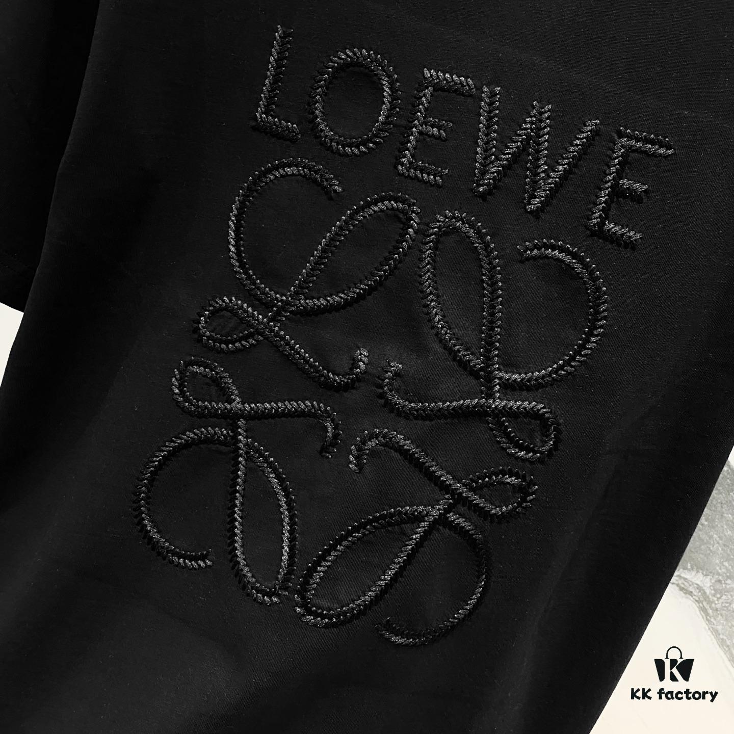 6931a0d4ccd8ab3d7af94b7c LOEWE 320g Crew Neck Short Sleeve T-Shirt, Solid Color with Embroidered Logo on Chest