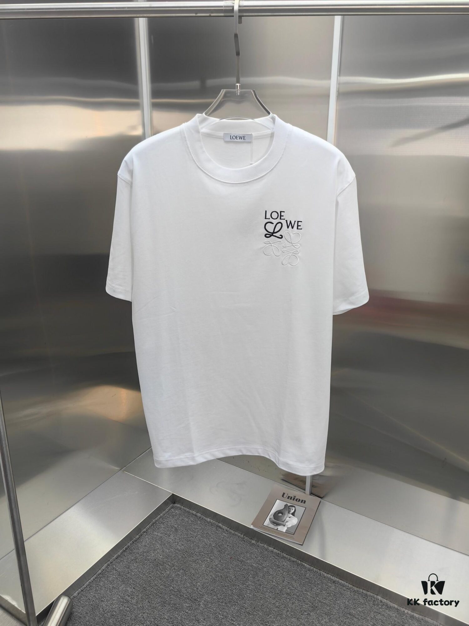 6931a0d9ccd8ab3d7af94be6 Loewe Embroidered Short Sleeve T-Shirt (Top Quality Version, Distinct from Standard)
