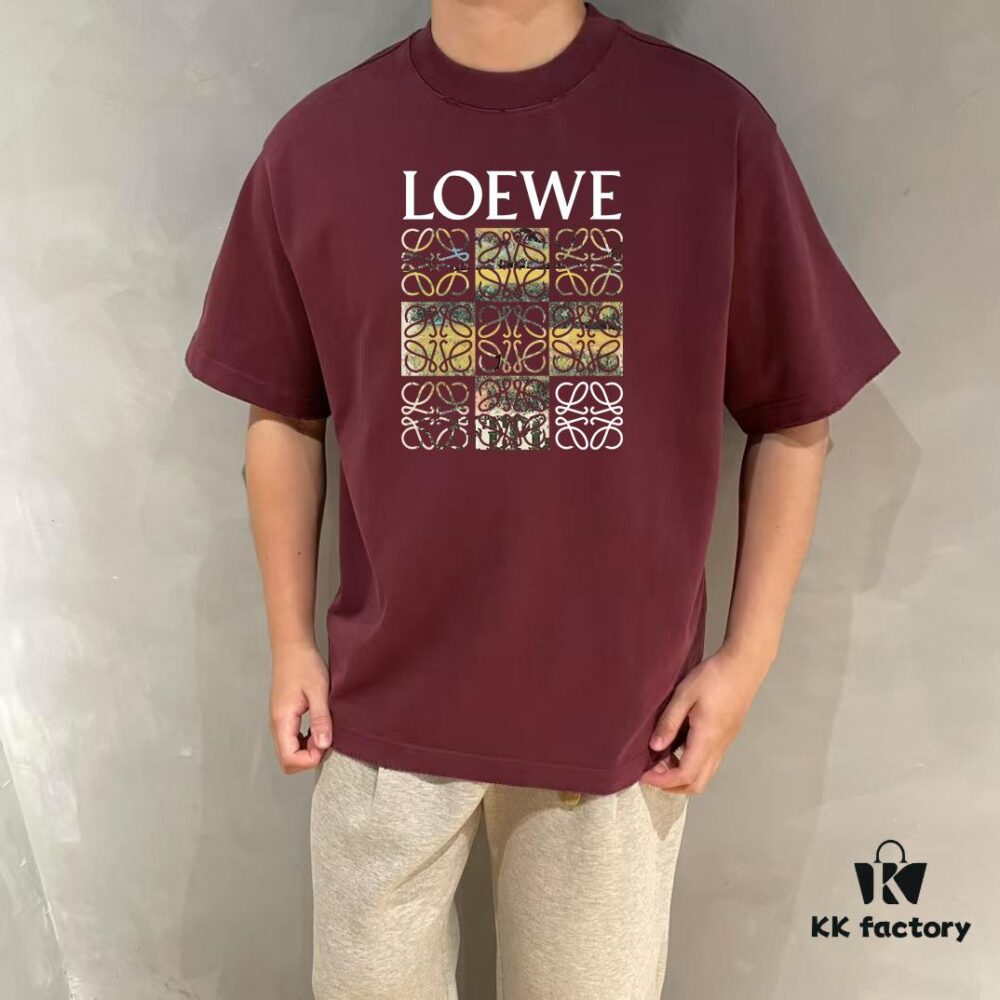 LOE Loewe 25SS Master-Designed Brand New Printed Round-Neck Short-Sleeve T-Shirt, Spring and Summer Latest Collection, OS Drop-Shoulder Fit, 300g Full Cotton, Stylish and Unique, Extremely Versatile and Attractive, Suitable for Both Men and Women, Must-Have Item, Complete with Hang Tag, Neck Label, and Wash Label