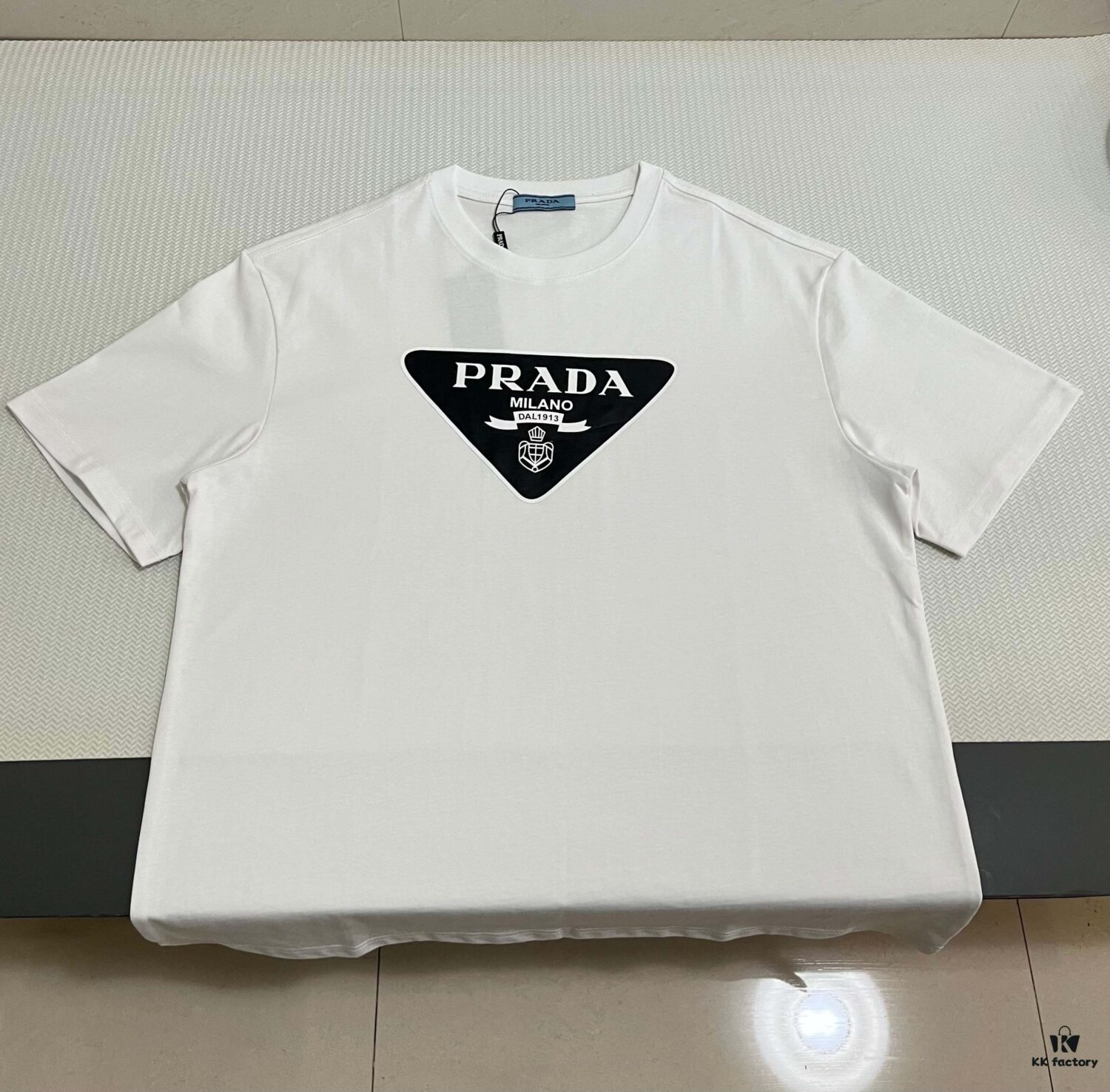 PRADA Logo Triangle Classic Print Short Sleeve T-Shirt Model 108