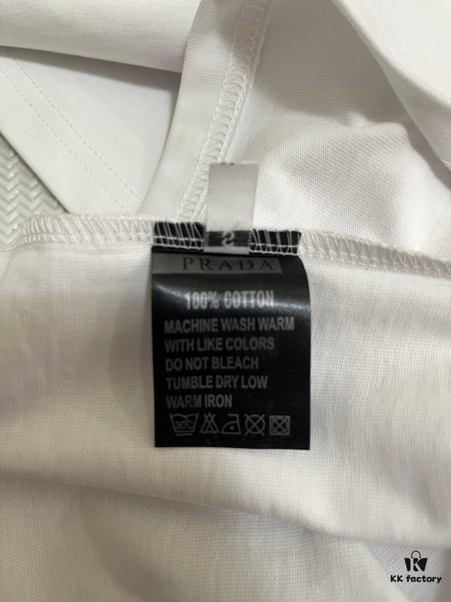 PRADA Logo Triangle Classic Print Short Sleeve T-Shirt Model 108