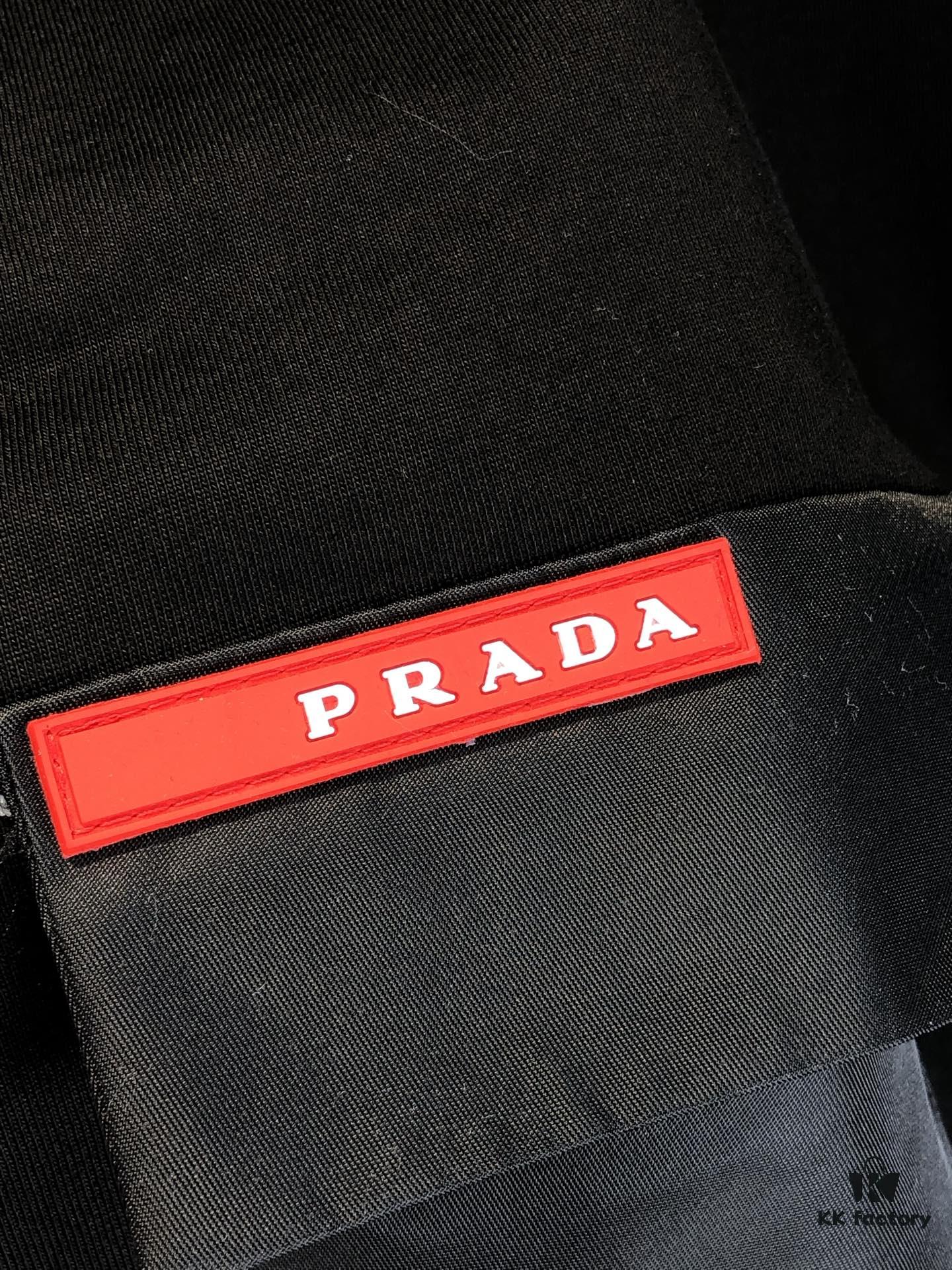 6931a0e9ccd8ab3d7af94c75 PRADA 2025 Spring/Summer New Arrival Round Neck Short Sleeve T-Shirt with Triangular Logo Patch on Chest and Side Seam Pocket, Made of 320g Double-Yarn Combed Cotton Fabric, Slightly Loose Fit, Soft and Substantial Fabric Texture, Unisex Design