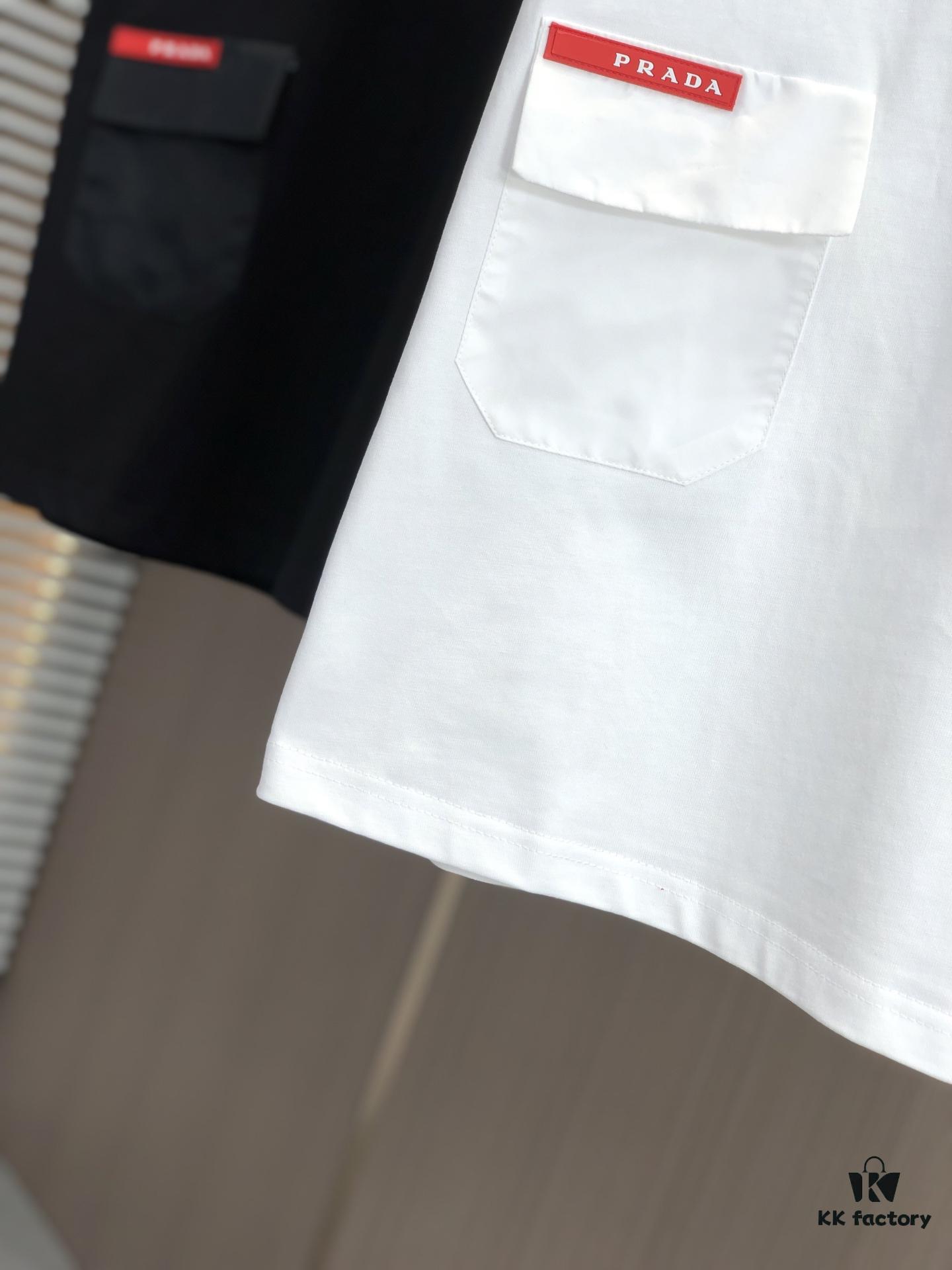 6931a0e9ccd8ab3d7af94c7a PRADA 2025 Spring/Summer New Arrival Round Neck Short Sleeve T-Shirt with Triangular Logo Patch on Chest and Side Stitch Pocket, Made of High Grammage 320g Double-Yarn Combed Cotton Fabric, Slightly Loose Fit, Soft and Substantial Fabric Texture, Unisex Design