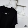 6931a0ecccd8ab3d7af94cb5 New PRADA 25SS Metal Print Short Sleeve T-Shirt, Spring and Summer Latest Collection, OS Drop-Shoulder Style, Fashionable and Unique Design, Extremely Versatile and Stylish, Unisex Wear, Must-Have Item