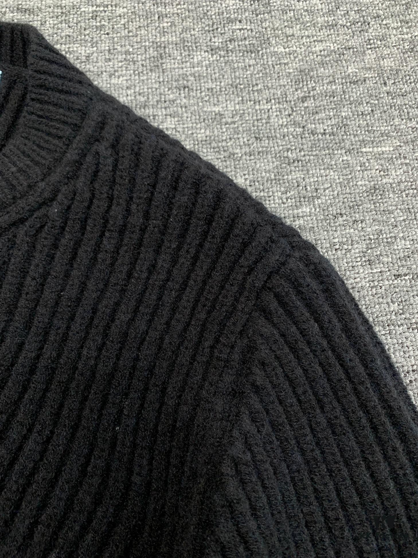 New PRADA Coarse Knit Wool Cardigan Unisex