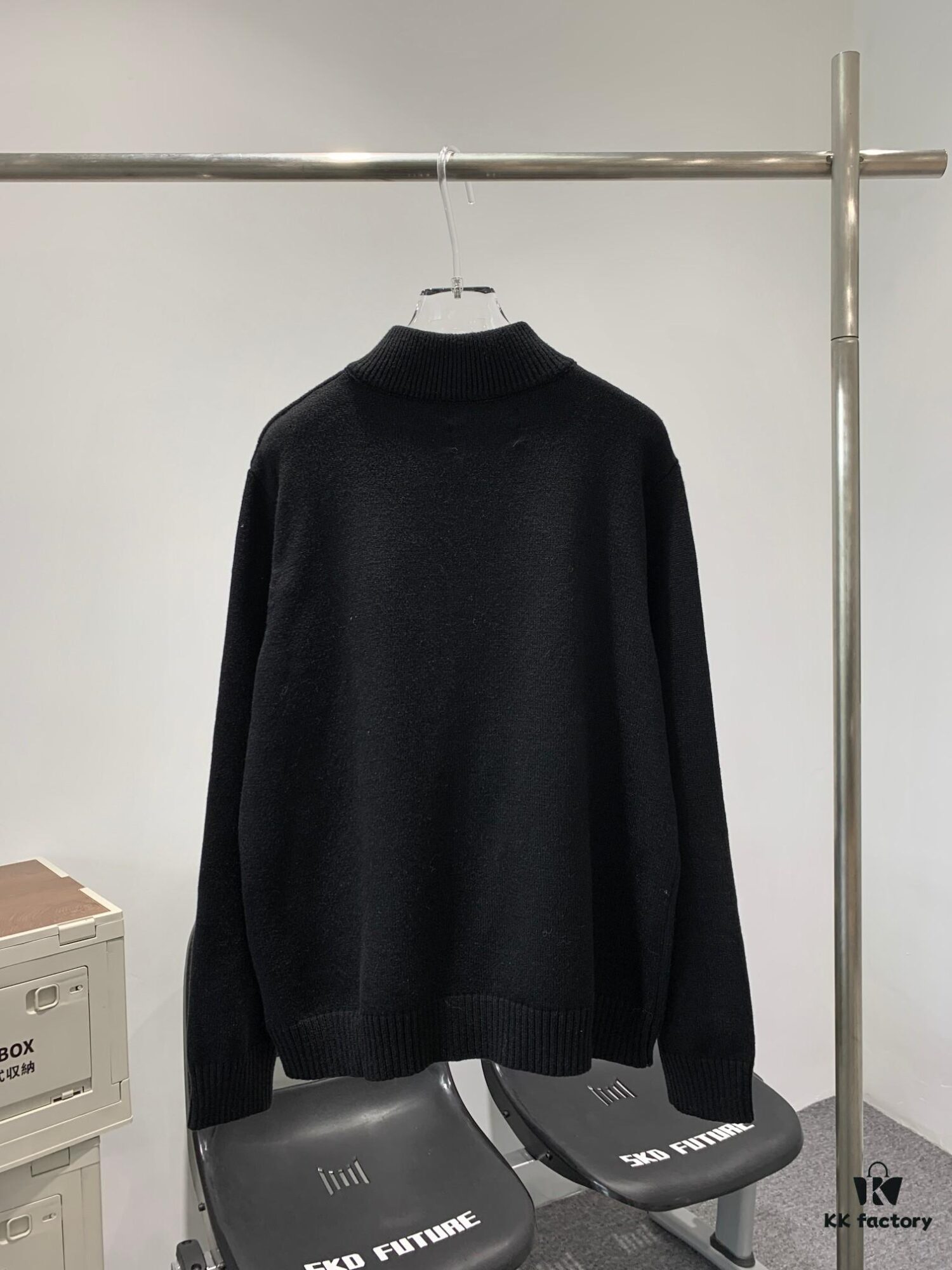 6931a0eeccd8ab3d7af94cdc New Prada 23FW Fall/Winter Fashion Show Stand Collar Zipper Knit Cardigan Sweater