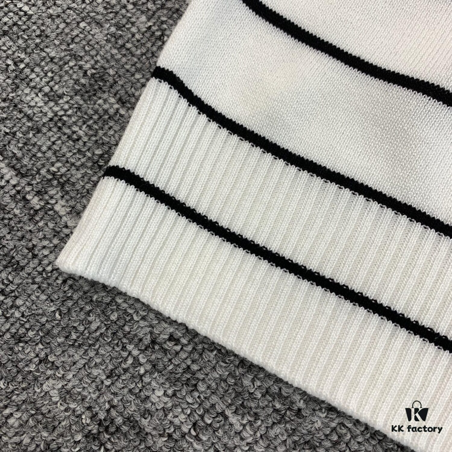 6931a0efccd8ab3d7af94cee New Prada Striped Classic Logo Short Sleeve T-Shirt