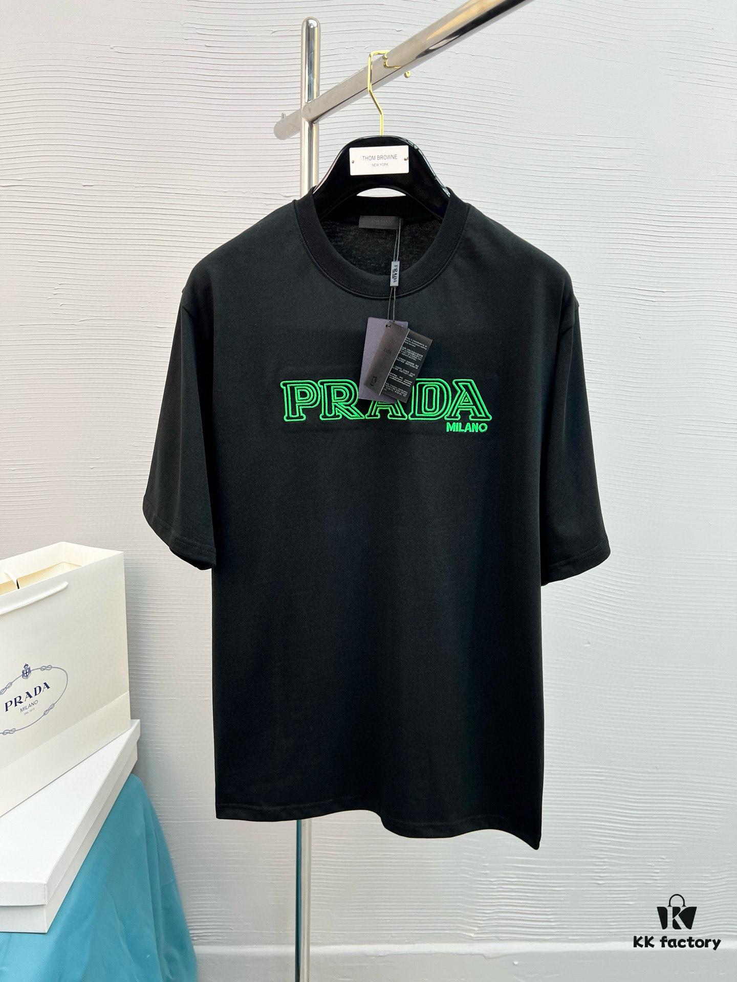 6931a0faccd8ab3d7af94dd5 High-Quality PRA 25SS Screen-Printed Classic Color T-Shirt – Fresh and Energetic Youth Style! Featuring the New Season's Bear Series with Premium Heat Printing Technology, Strong 3D Color Transition, and 280g Pure Cotton Fabric for Superior Softness and Comfort. Perfect for Spring and Summer, Easily Paired with Jeans, Chinos, or Shorts.