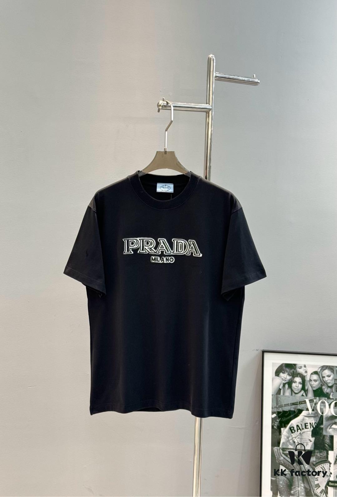 6931a104ccd8ab3d7af94e8b PRAD* Prada 25s New Arrival T-Shirt, Unisex Design, Innovative Embroidered and Heat-Transfer Graphic with Double-Layer Craft, Full-Dimensional Texture, Iconic Brand Lettering Front and Inverted Triangle Logo Back, Striking LOGO Visual Impact, 280g Pure Cotton Fabric, Soft and Comfortable, Extremely Stylish, Triple Tags Attached