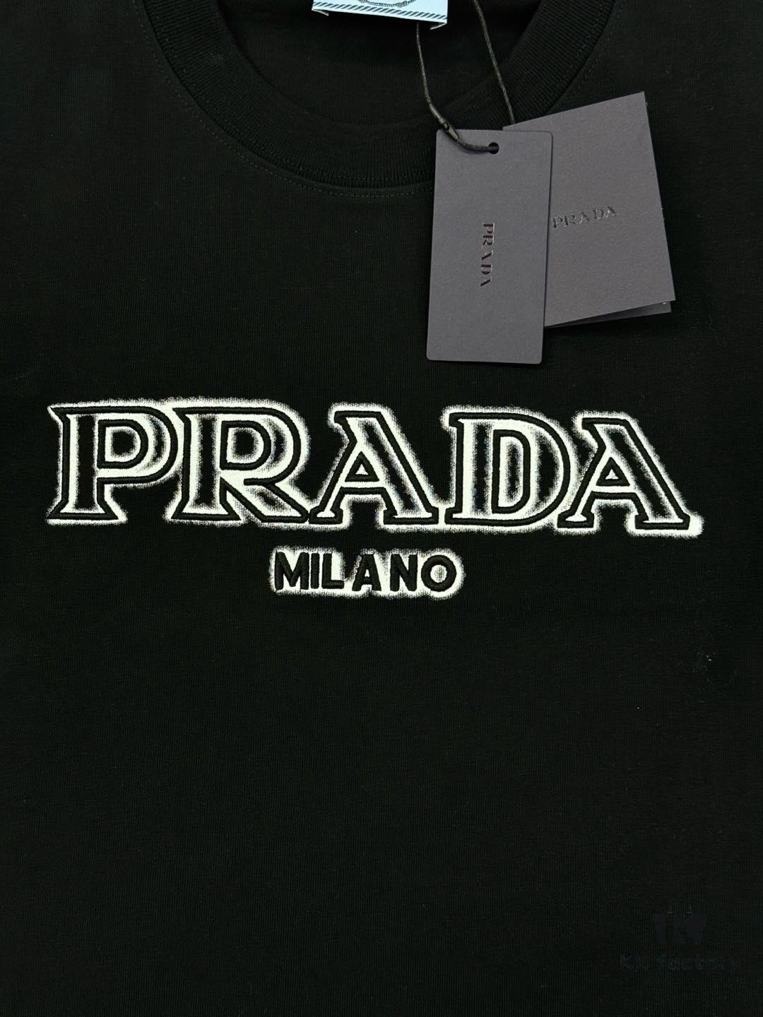6931a104ccd8ab3d7af94e8d PRAD* Prada 25s New Arrival T-Shirt, Unisex Design, Innovative Embroidered and Heat-Transfer Graphic with Double-Layer Craft, Full-Dimensional Texture, Iconic Brand Lettering Front and Inverted Triangle Logo Back, Striking LOGO Visual Impact, 280g Pure Cotton Fabric, Soft and Comfortable, Extremely Stylish, Triple Tags Attached