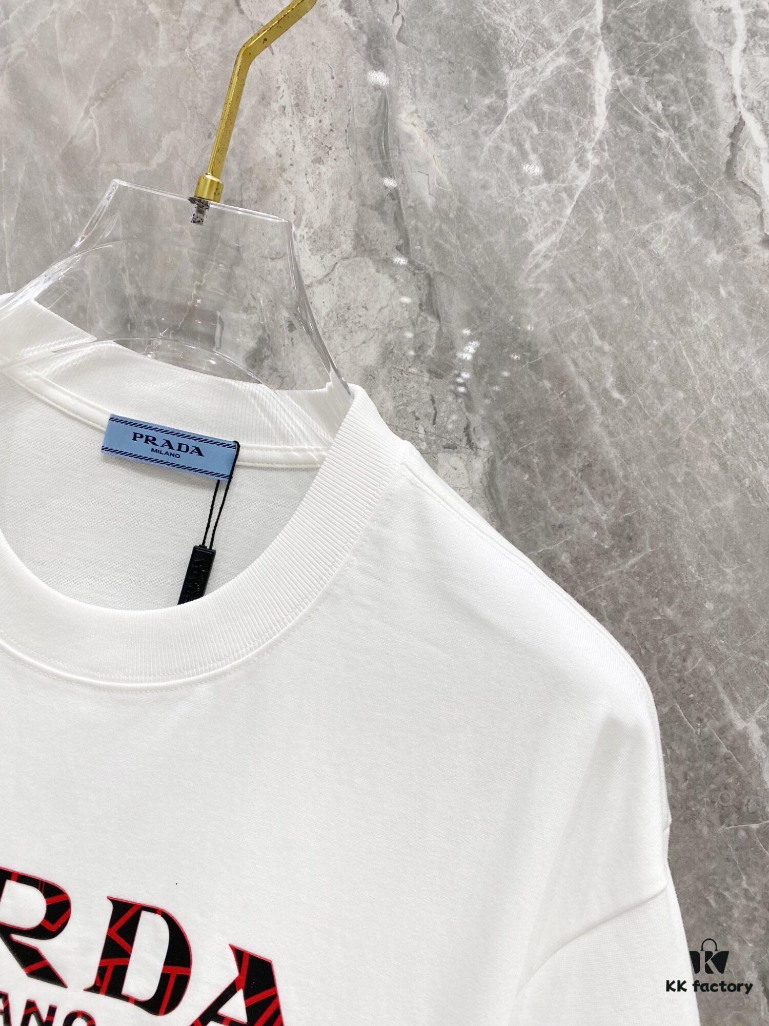 6931a107ccd8ab3d7af94ea8 Prada 25SS New Arrival Round Neck T-Shirt! Must-Have for Trendsetters! Custom 3D Rubber Logo on Chest, Classic Colors with Stylish Appeal, Youthful and Vibrant Look! Crafted from 280g High-Quality Cotton, Exceptionally Comfortable to Wear and Touch, Smooth and Premium Feel!