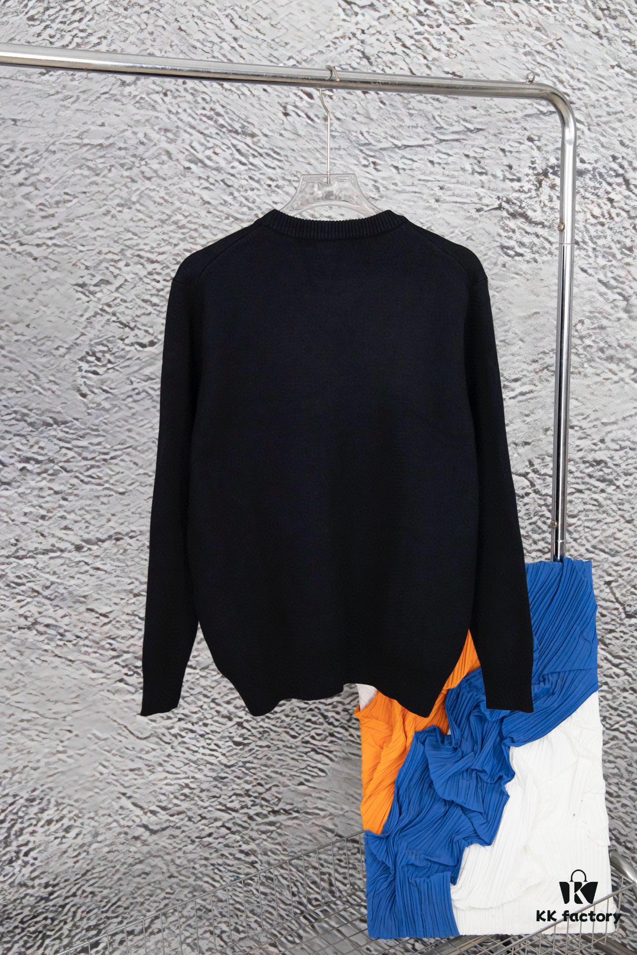 6931a10cccd8ab3d7af94f1c PRADA/Prada 22SS Triangle Logo Pocket Knit Long-Sleeve Sweater