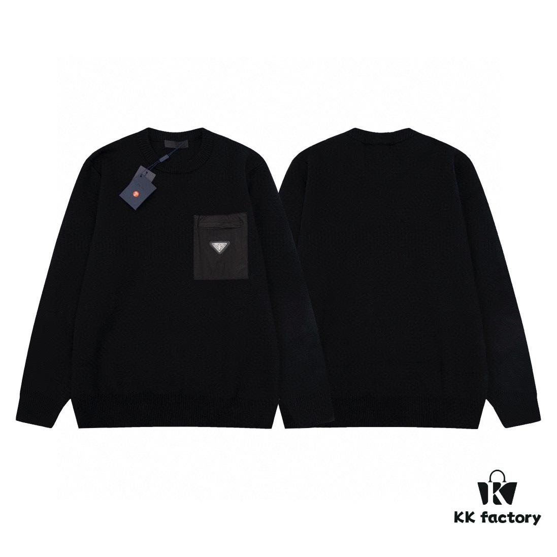 6931a10dccd8ab3d7af94f24 PRADA/Prada 22SS Triangular Logo Pocket Knitted Long-Sleeve Sweater