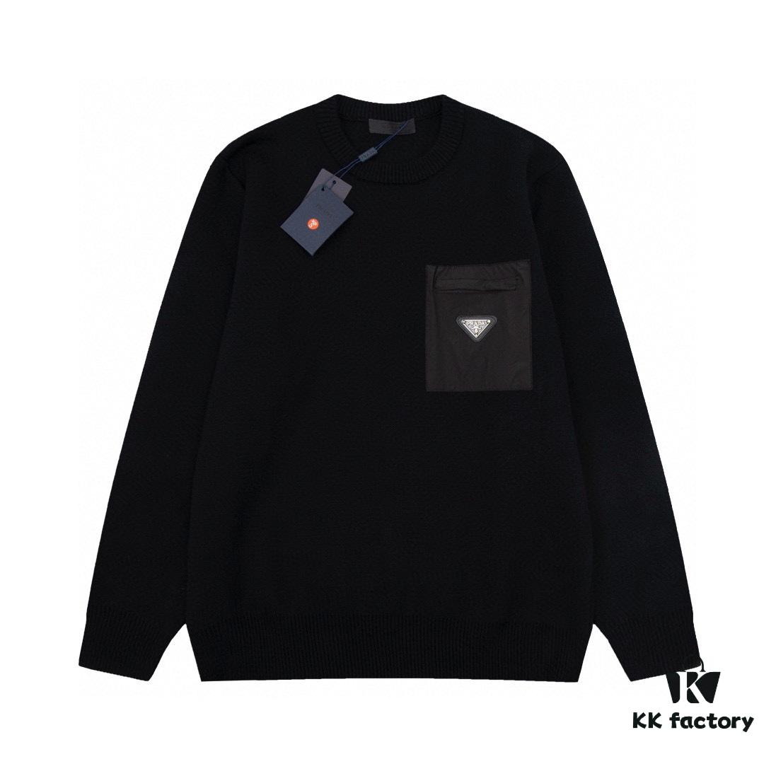 6931a10dccd8ab3d7af94f25 PRADA/Prada 22SS Triangular Logo Pocket Knitted Long-Sleeve Sweater
