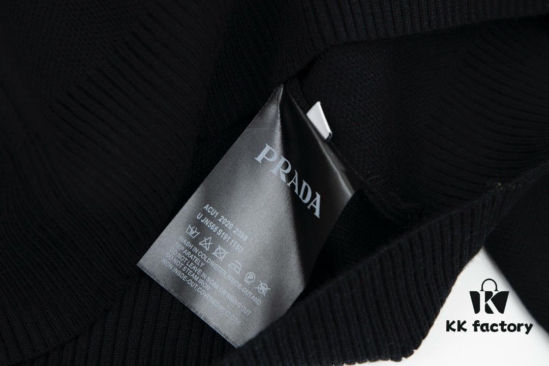 6931a10dccd8ab3d7af94f2c PRADA/Prada 22SS Triangular Logo Pocket Knitted Long-Sleeve Sweater