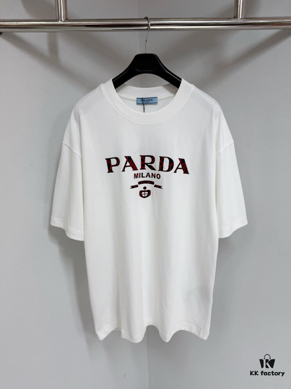 6931a10eccd8ab3d7af94f3f PRADA 25SS Letter Short-Sleeve T-Shirt, Made from 300g 100% Cotton Fabric with Washed Finish for Enhanced Softness and Comfort, Skin-Friendly, Breathable, and Anti-Pilling