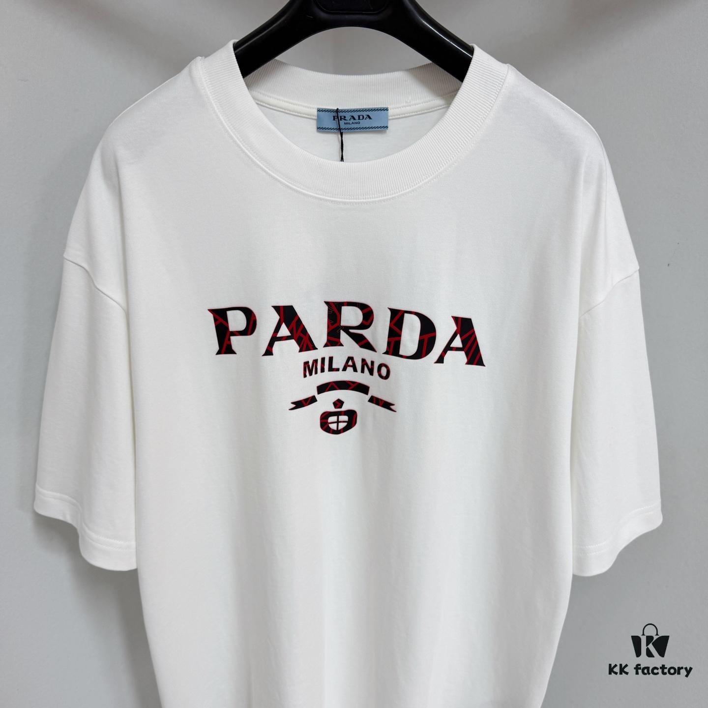 PRADA 25SS Letter Short-Sleeve T-Shirt, Made from 300g 100% Cotton Fabric with Washed Finish for Enhanced Softness and Comfort, Skin-Friendly, Breathable, and Anti-Pilling