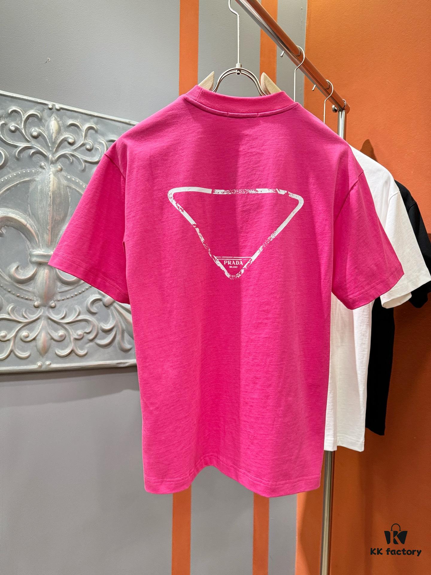 6931a112ccd8ab3d7af94f8b PRADA 2025 Spring/Summer New Short Sleeve T-Shirt! Runway Pattern Fashion Casual Tee with Designer Logo – Premium 260g 100% Cotton Fabric, Soft and Skin-Friendly, Exceptionally Comfortable and Breathable. Unisex Couple Style Redefines Modern Fashion Elegance. Exclusive High-End Collection, Distinguished from Market Versions